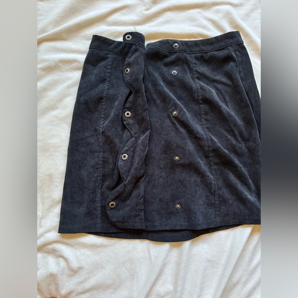 LOVE RICHE Black Corduroy Snap-Front Mini Skirt – Size S - Picture 4 of 5